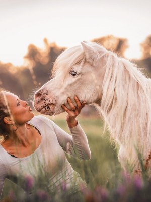 susanne-helling-fotografie-menschundtier00034