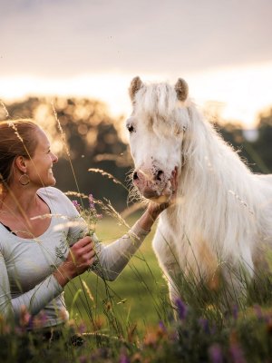 susanne-helling-fotografie-menschundtier00038