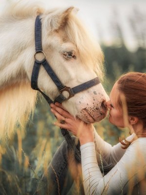 susanne-helling-fotografie-menschundtier00040